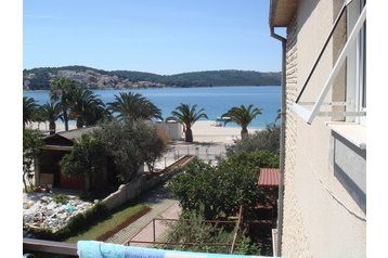 Hrvatska Privát Okrug Gornji, Eksterijer